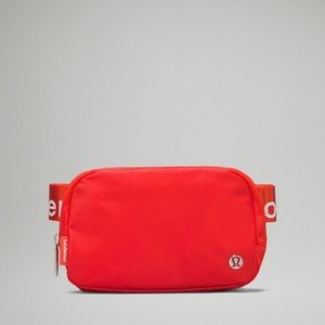 Lululemon Everywhere Belt Bag